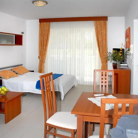 Apartment Benic *